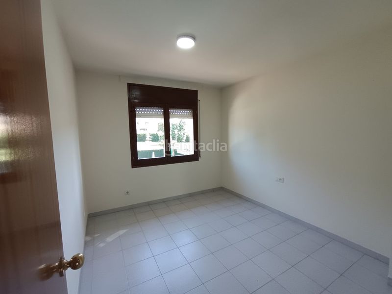 Foto 6737a5e8-8a05-48fe-8906-af8230d2117a. Casa adossada amb calefacció aparcament a Taialà - Germans Sabat Girona