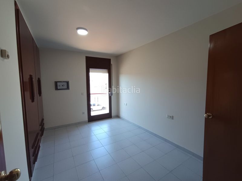Foto 7e620d31-2767-469c-a0a0-8f7a845eaf10. Casa adossada amb calefacció aparcament a Taialà - Germans Sabat Girona