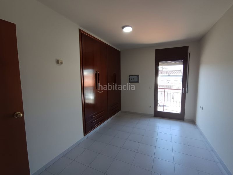 Foto 87f1c716-19e6-45c4-8e00-d52f4b715f6d. Casa adossada amb calefacció aparcament a Taialà - Germans Sabat Girona