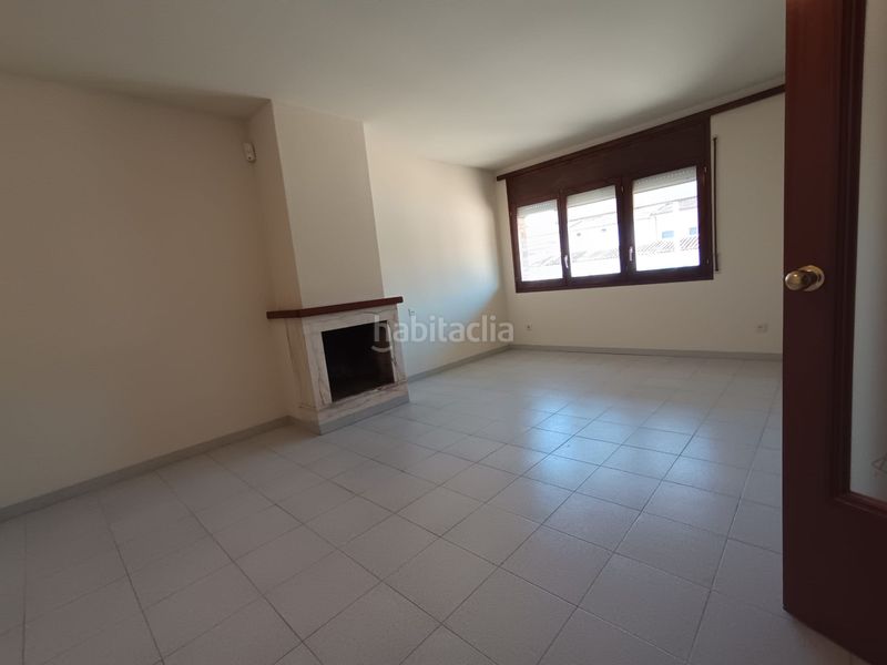 Foto d48772fd-2e17-4c64-bde8-3340f14ce267. Casa adossada amb calefacció aparcament a Taialà - Germans Sabat Girona