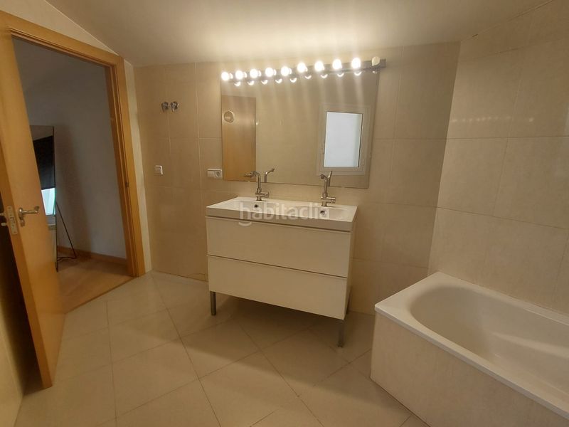Foto 7a6d55a0-efe8-495c-b83f-119c238cc5cf. Rent flat with heating parking in Eixample Sud-Migdia Girona
