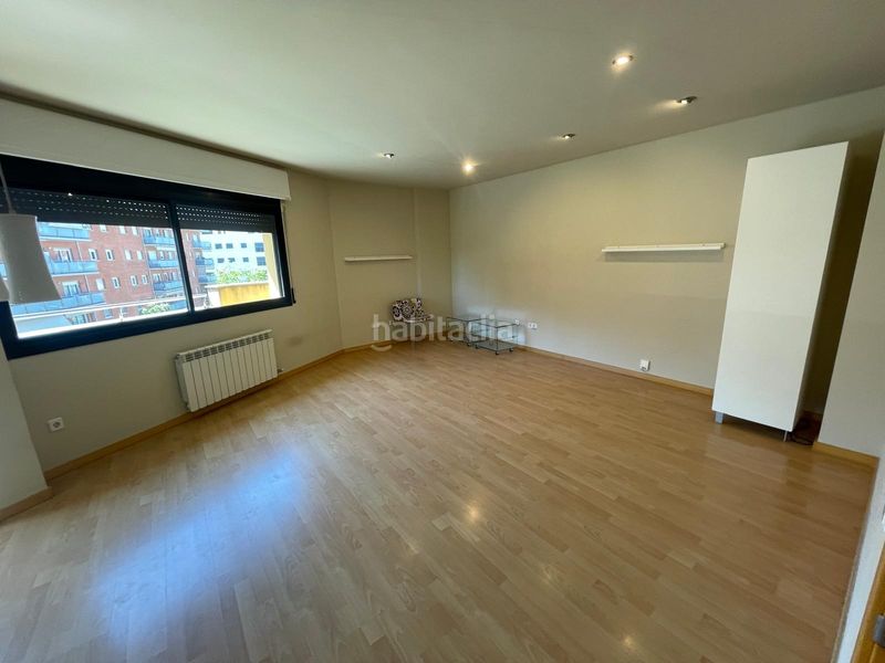 Foto cf1a7d08-44c0-4a25-86fa-be3a8f8e85de. Rent flat with heating parking in Eixample Sud-Migdia Girona