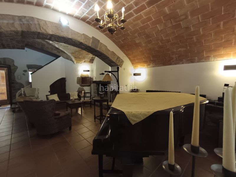Foto b0a733d9-a3bf-43d0-bfde-e7015a1b23c1. Casa adossada amb calefacció a Vilablareix
