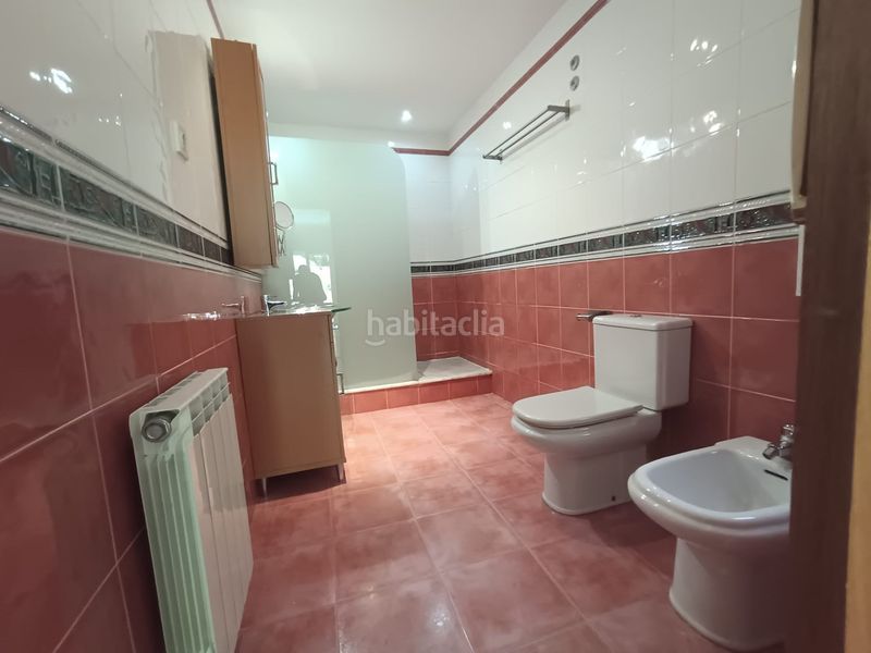 Foto 2eec1646-c53d-4a47-8302-444d02ff7987. Casa adossada amb calefacció aparcament piscina a Girona