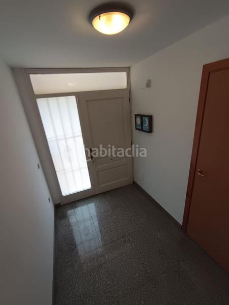 Foto 3c35a96a-4b84-4a59-94ce-f94bd7fa7e10. Casa adossada amb calefacció aparcament piscina a Girona