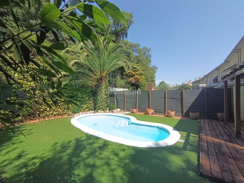Foto 92fa6d46-8e47-43cc-b868-0ffa4c5a2cc2. Casa adossada amb calefacció aparcament piscina a Girona