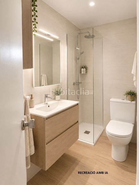 Foto c495da57-357f-44d1-908b-6bfb5130e404. Planta baixa a Eixample Sud-Migdia Girona