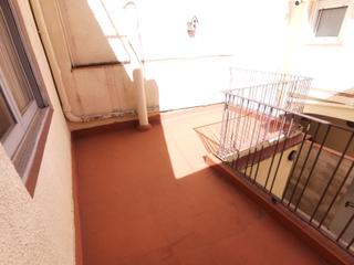 Casa a Centre. Casa centre 6 h 200m2 amb pati i terrasses.possibilitat garatge.
