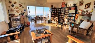 Casa aparellada  Carrer pau vila. Espléndidas vistas a la bahía