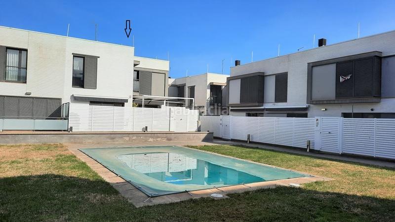 Foto 8f07848c-a564-42c4-b274-c7a9f7762b44. Reihenhaus mit heizung parking pool in Centre Roses