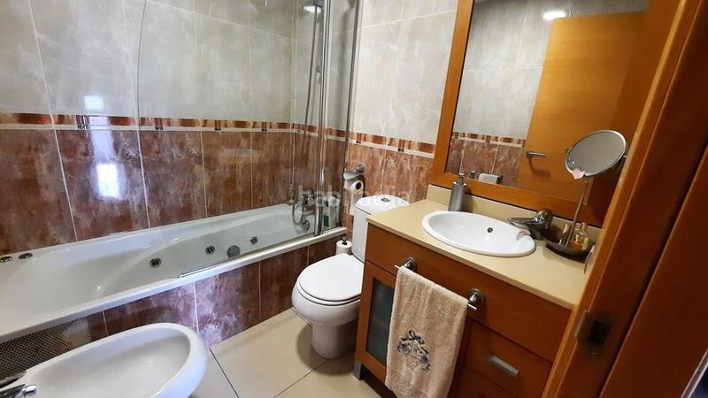 Foto e4751cc4-4d7d-4b3f-adf6-f83a687eb30f. Reihenhaus mit heizung parking pool in Centre Roses