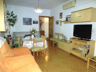 Etagenwohnung  Calle ident francesc macia i llussa. Piso de 3 dormitorios muy soleado a 300 metros de la playa