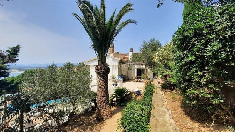 Foto e2c4bf4f-6489-4c4d-8145-05ae9bc9708a. Chalet espléndidas vistas a la bahía en Puig Rom-Canyelles-Almadrava Roses