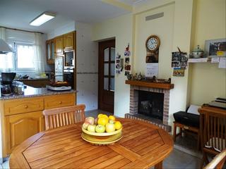 Xalet  Carrer d'aristòtil. Preciosa casa de 3 habitaciones. en una zona muy tranquila a 5 m