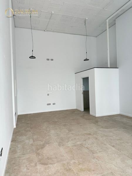 Foto 414d4951-5c09-4000-9d17-4ba0e58328ee. Alquiler local comercial estupendo local en alquiler . en Alicante
