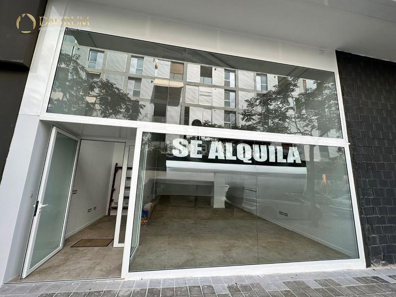 Foto b9b8e47d-1e93-445e-9eb2-c6bec72abfe5. Alquiler local comercial estupendo local en alquiler . en Alicante