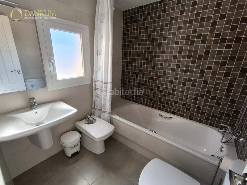 Foto 6f31656d-ca4d-40ea-aa4e-5e2a3448a830. Casa amb aparcament piscina a Calas Santiago Bernabeu Santa Pola