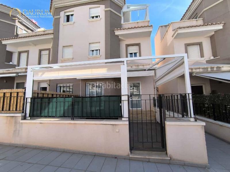 Foto 70e36a55-c910-4ea4-81fc-f3f4e67ccb8a. Casa amb aparcament piscina a Calas Santiago Bernabeu Santa Pola