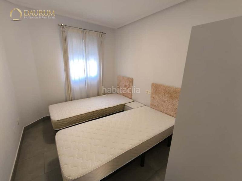 Foto a3cb74f1-ee1d-4037-9aa6-a1e6198567ed. Casa amb aparcament piscina a Calas Santiago Bernabeu Santa Pola