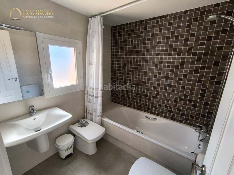 Foto c30b2217-93d7-4d7b-9dc4-0d8a7f155818. Casa amb aparcament piscina a Calas Santiago Bernabeu Santa Pola