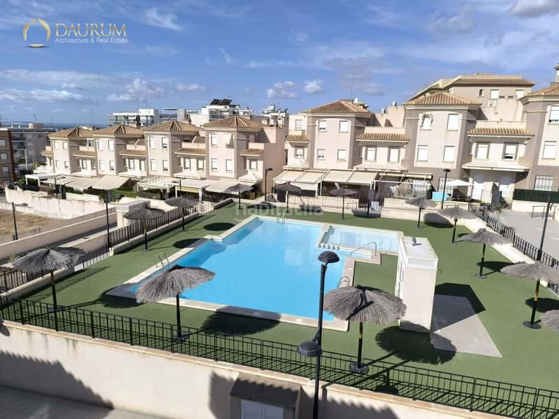Foto edee3bcc-931c-4a9e-a827-41c7e520952e. Casa amb aparcament piscina a Calas Santiago Bernabeu Santa Pola