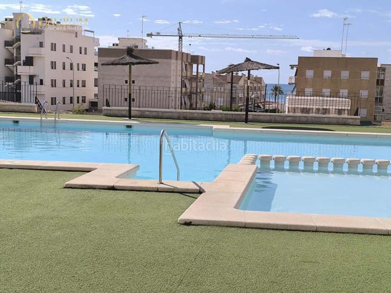Foto f834d969-8bd8-4817-8ae7-bfe2dcc64635. Casa amb aparcament piscina a Calas Santiago Bernabeu Santa Pola