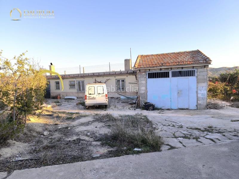 Foto a968b4ba-0f6e-4c98-abad-20a65cdc56a3. Chalet con parcheggio in Pla de la Vallonga Alicante