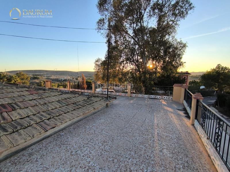 Foto e15084a8-7e56-4f60-a431-b0b8e34e90a3. Chalet con parcheggio in Pla de la Vallonga Alicante