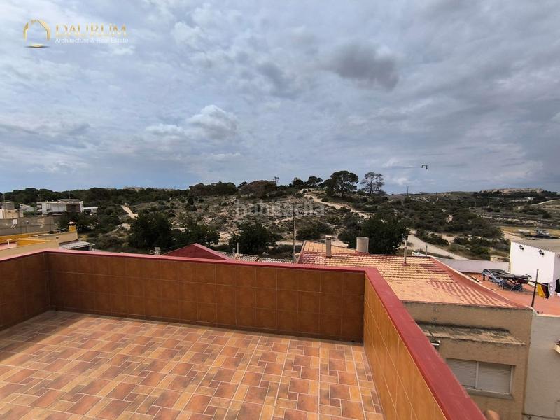 Foto f0f4f3f9-d7fc-4b28-b60f-f618ac86c15d. Chalet mit parking in Salafranca-Lloixa San Juan de Alicante