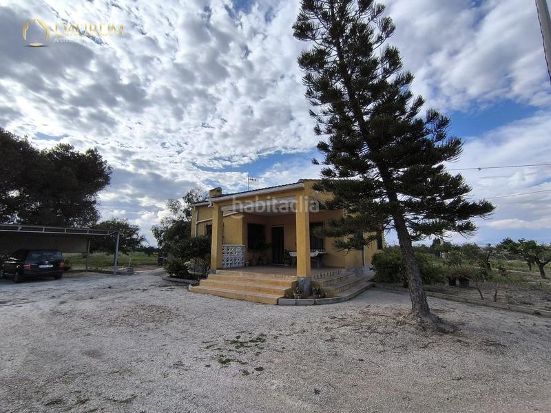 Foto bdbff9e0-008e-4a5b-916e-4f131ce90fc0. Chalet avec parking dans La Marina Elche / Elx