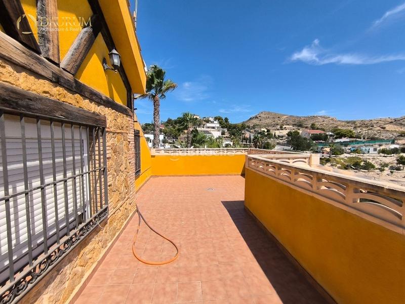 Foto 328db253-535b-4881-9f86-ed6642a05ece. Maison avec parking piscine dans Villamontes-Boqueres Sant Vicent del Raspeig