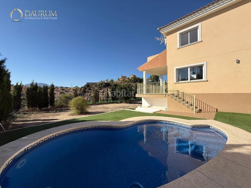 Foto a8ac7f91-bc4b-459d-9a4f-b7b0a07d538b. Casa amb aparcament piscina a Busot