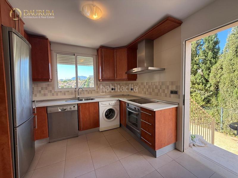 Foto ca30d6ea-9f77-4451-84ff-144eb3c9749d. Casa amb aparcament piscina a Busot