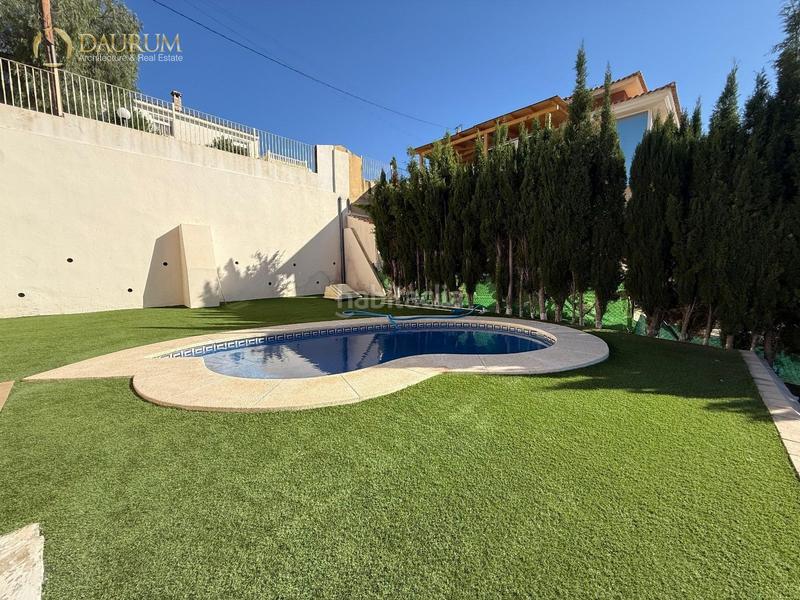Foto d71df2de-a8ae-4788-9edb-395377b4e348. Casa amb aparcament piscina a Busot
