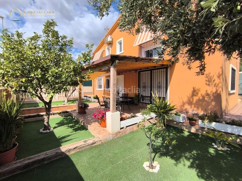 Foto 39d666fc-ef9b-4973-be44-f4b6cef51a03. Casa amb aparcament piscina a Centro Mutxamel