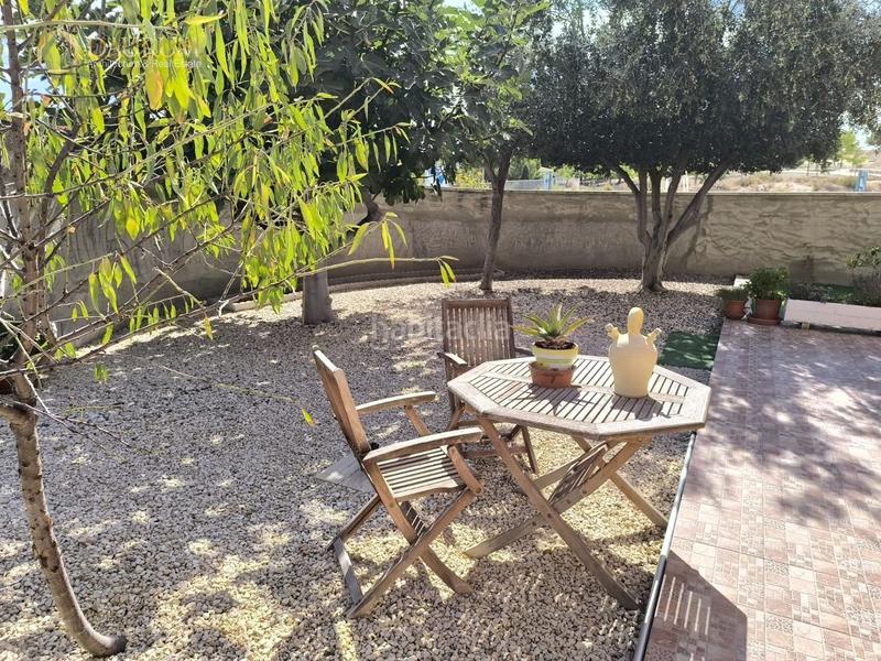 Foto 424a9e72-ca8f-44c8-9f57-c04c11065630. Casa amb aparcament piscina a Centro Mutxamel