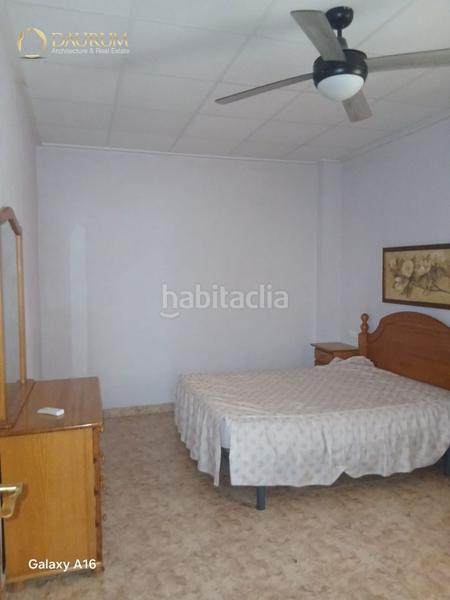 Foto 3dd3f65a-ef18-4192-87f3-67c3f7b0f9cd. Chalet avec parking piscine dans Peña de las Águilas Elche / Elx