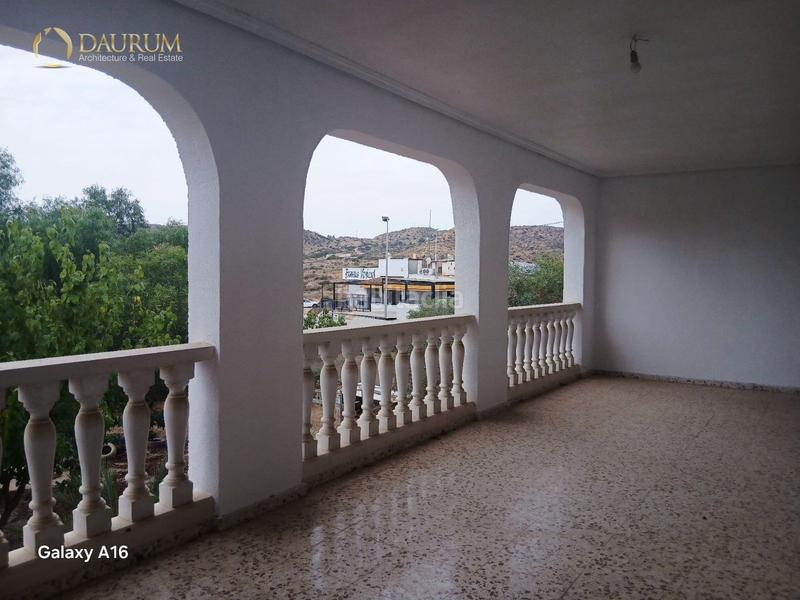 Foto 9577505d-c13d-40fb-8baf-1d5baae8492c. Chalet avec parking piscine dans Peña de las Águilas Elche / Elx