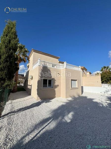 Foto dc7c6666-66de-49d7-911a-459eb763b8a5. Casa fantástica vivienda de 3 dormitorios en campello en Campello (el)