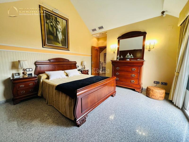 Foto 6b20e6db-2d4a-45bd-baa7-9d2096fede15. Maison avec parking piscine dans Sol y Luz Sant Vicent del Raspeig