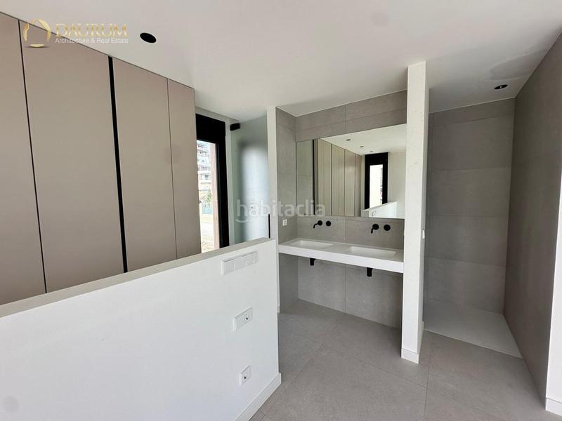 Foto 78184dd6-f349-47a4-a70b-0f2dcc06c9da. Casa con riscaldamento parcheggio piscina in balcón de Finestrat-terra marina Finestrat