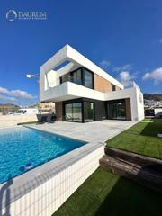 Maison  Calle de nicaragua. Espectacular villa de obra nueva, con 2 plantas, en el balcón de