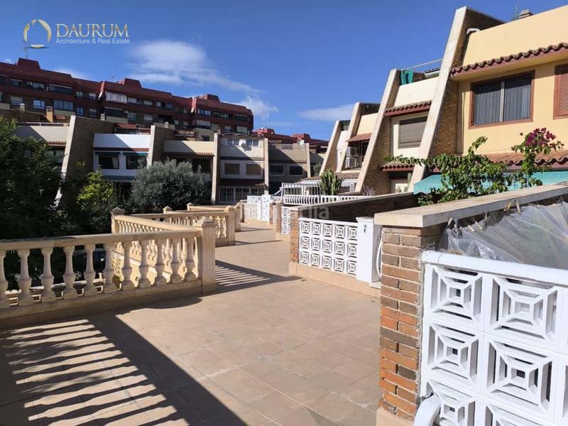 Foto a53897bc-9449-4ee1-aaab-33041e36a931. Casa a schiera con parcheggio in San Blas Alicante