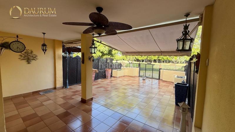 Foto aa813294-e8e8-494a-89f5-a6578240e840. Doppelhaus mit parking pool in Alicante golf Alicante