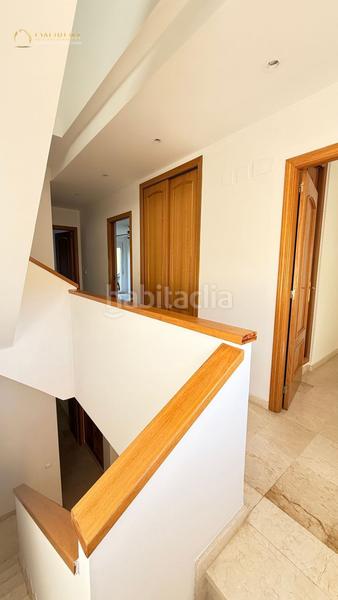 Foto bed2d1ed-7922-435f-b3ba-16c5731f0bcb. Doppelhaus mit parking pool in Alicante golf Alicante