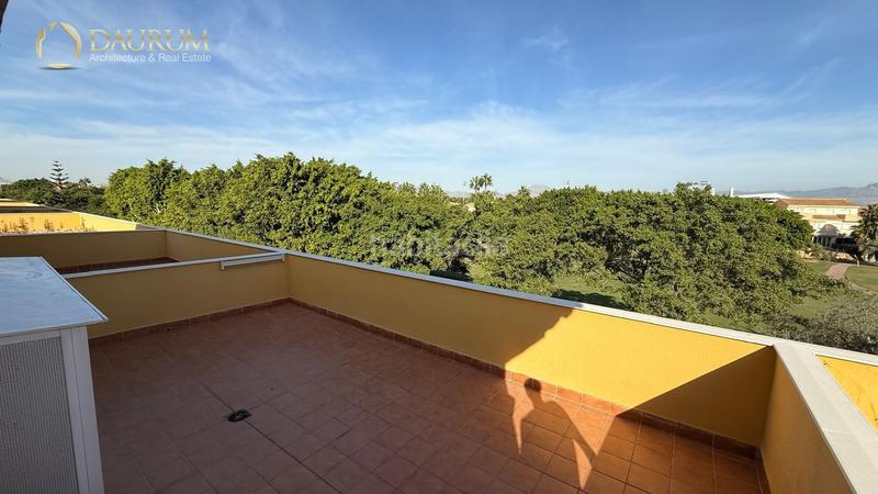 Foto c8dcd1e4-e164-41cb-be12-b88a5356348c. Doppelhaus mit parking pool in Alicante golf Alicante