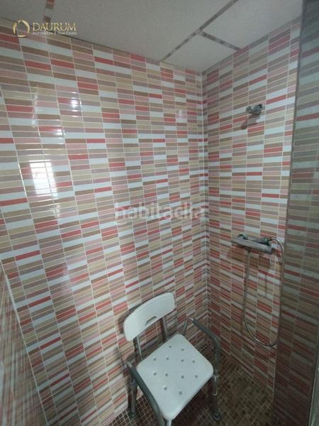 Foto c43ec406-73a1-47d8-a8b8-67f5e52a5d5c. Casa aparellada amb aparcament piscina a Almajada-Ravel Mutxamel