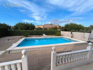 Casa  Verge dels desemparats. Fabulosa vivienda de 5 dormitorios en novelda