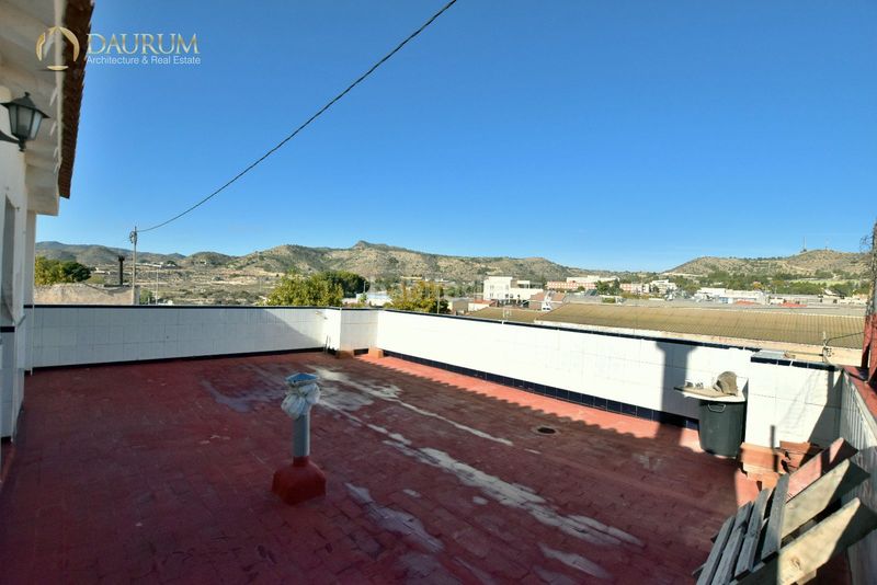 Foto 5d7fb4db-66f9-4b72-a2cb-e1c98b560165. Casa amb calefacció aparcament a San Crispín-Huerta Nueva-Estación Elda