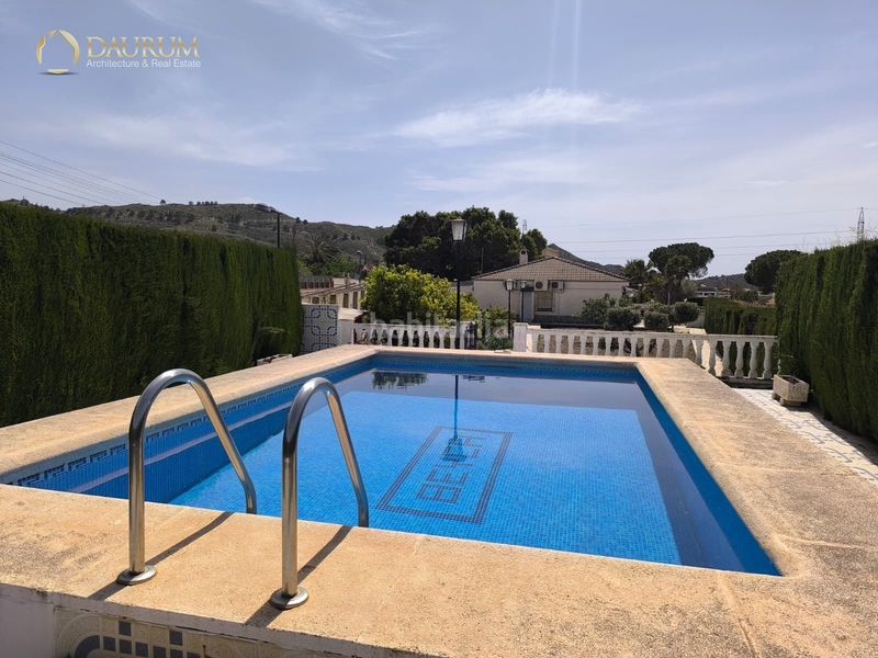 Foto 90fdcfa4-4d78-41f9-b76b-b3bf257a00ca. Casa amb calefacció aparcament piscina a Busot